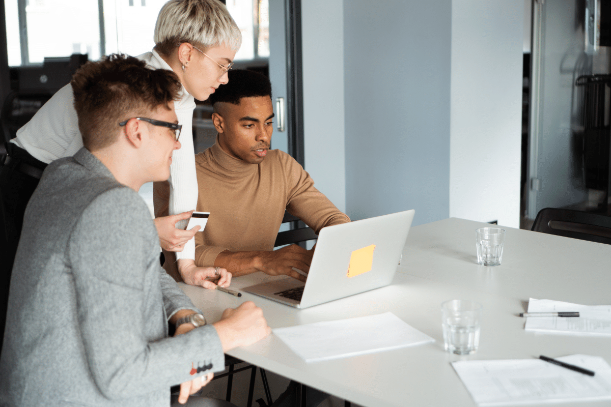 Cómo elegir el mejor mystery shopper